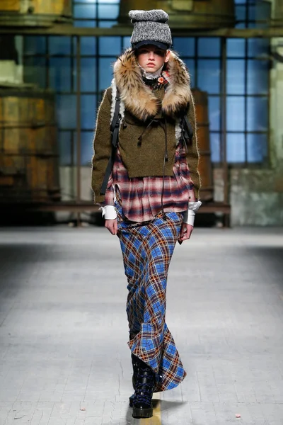 Look 13